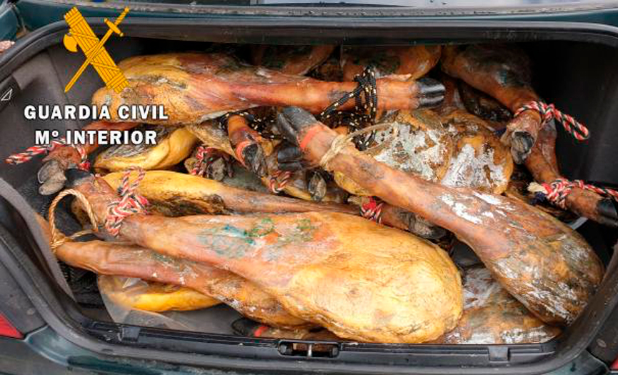 Investigado un vecino de Malpartida de Cáceres que transportaba 31 paletas de jamón «no aptas para el consumo»